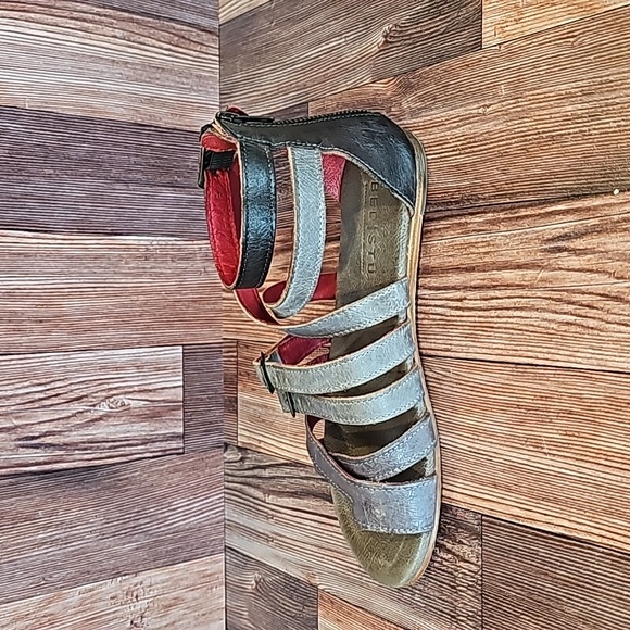 Miya Bedstu Black/ Grey Ankle Sandles. - Picture 5 of 9